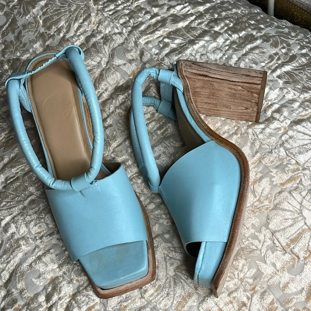 Gorgeous Unique Sandal by Wal & Pai size 41 - Picture 1 of 7